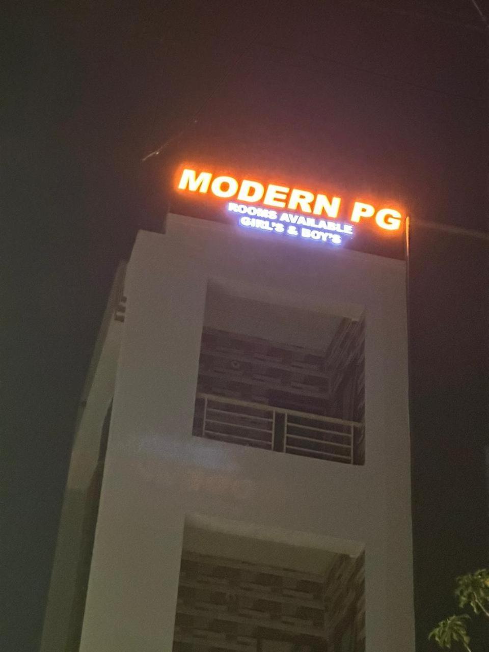 Modern Pg Vandrerhjem Pune Eksteriør bilde